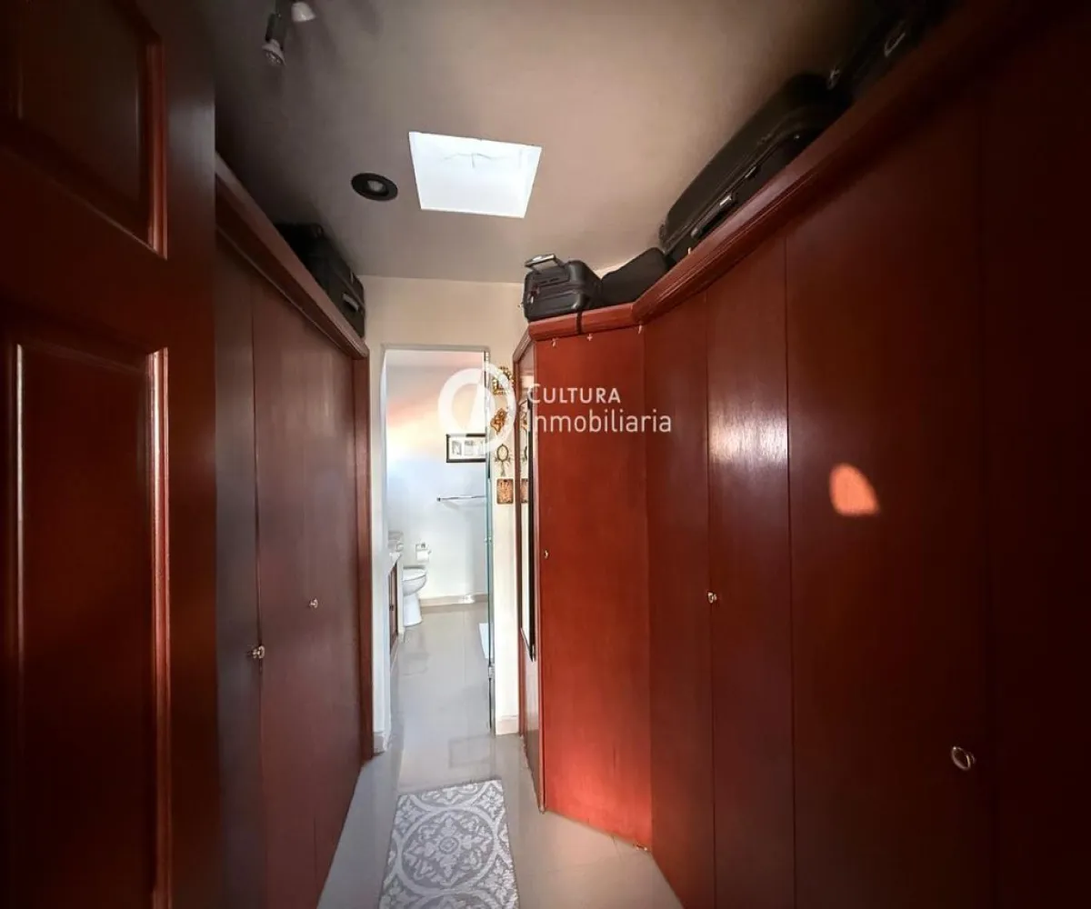 Casa En Venta,Royal Country,Avenida Paseo Royal Country 5598, Zapopan, Jalisco 45116, 4 Habitaciones,4 Baños,Avenida Paseo Royal Country,1,pRkH0jJ