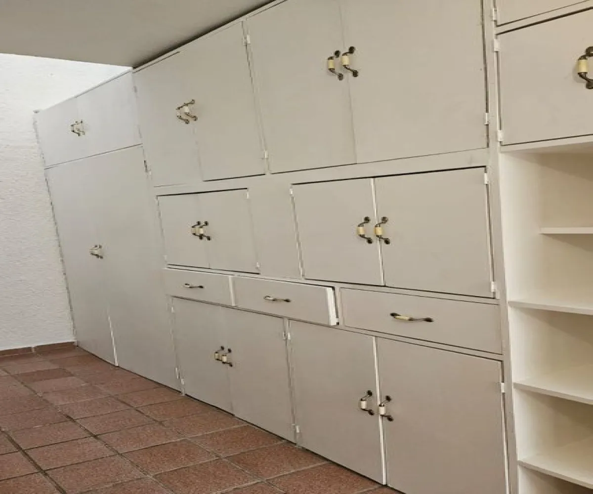 Casa En Renta,Parque de la Castellana,Av. Central 1081, Zapopan, Jalisco 45117, 4 Habitaciones,3 Baños,Av. Central,1,pbwwkXw