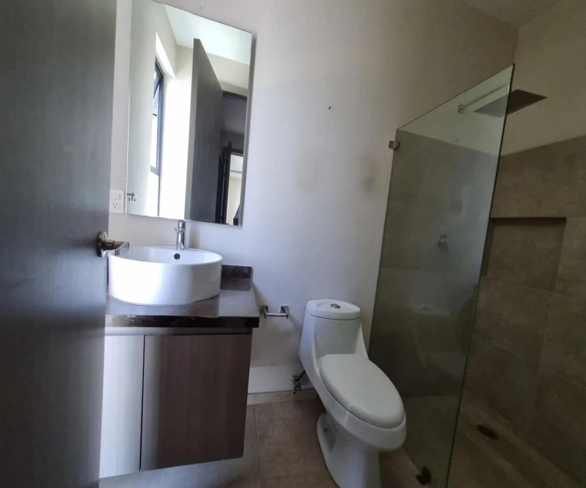 Casa En Venta,Casa fuerte,Avenida Casa Fuerte 126 60, Tlajomulco de Zúñiga, Jalisco 45645, 3 Habitaciones,3 Baños,Avenida Casa Fuerte,2,ppyiM0i