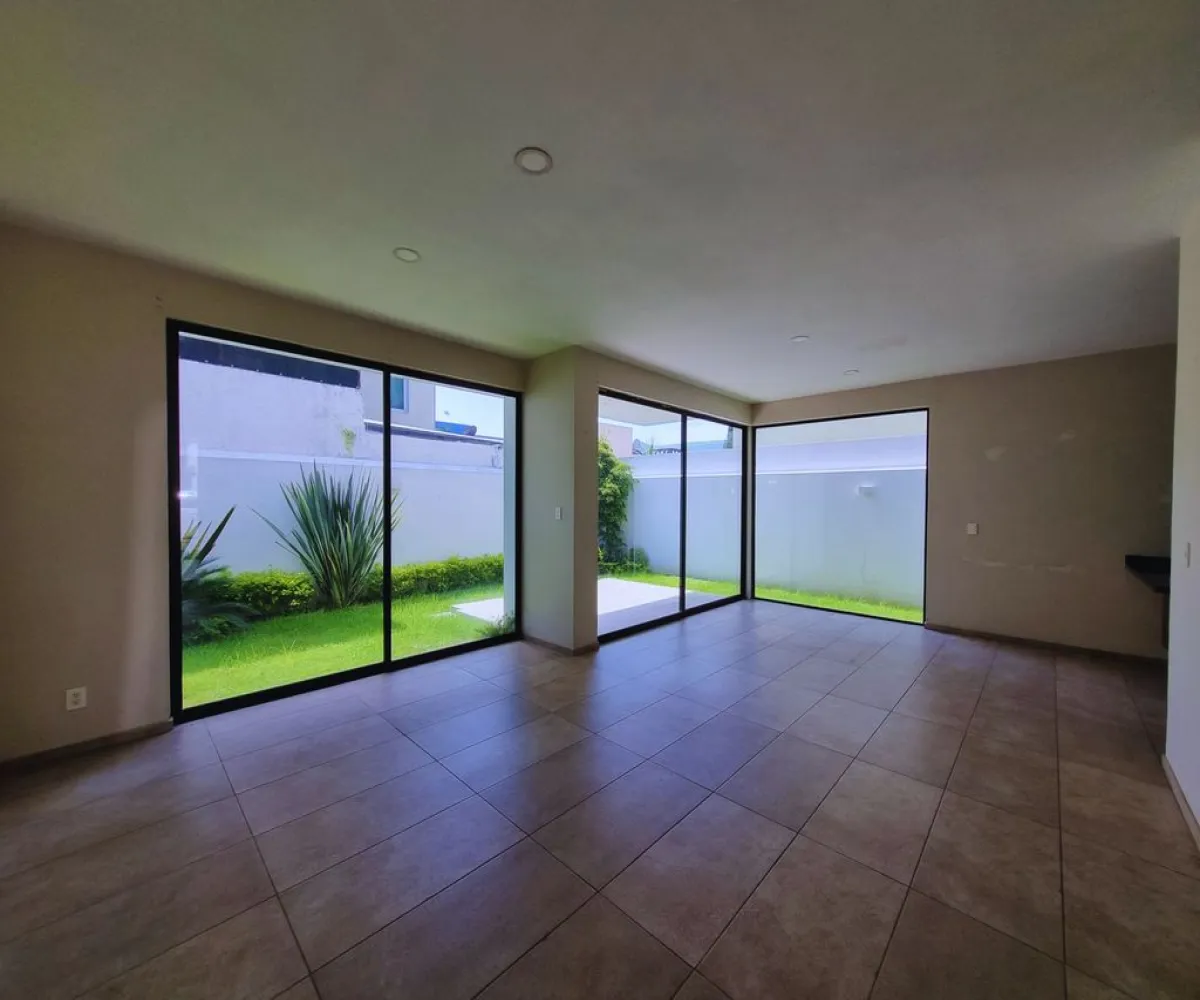 Casa En Venta,Casa fuerte,Avenida Casa Fuerte 126 60, Tlajomulco de Zúñiga, Jalisco 45645, 3 Habitaciones,3 Baños,Avenida Casa Fuerte,2,ppyiM0i