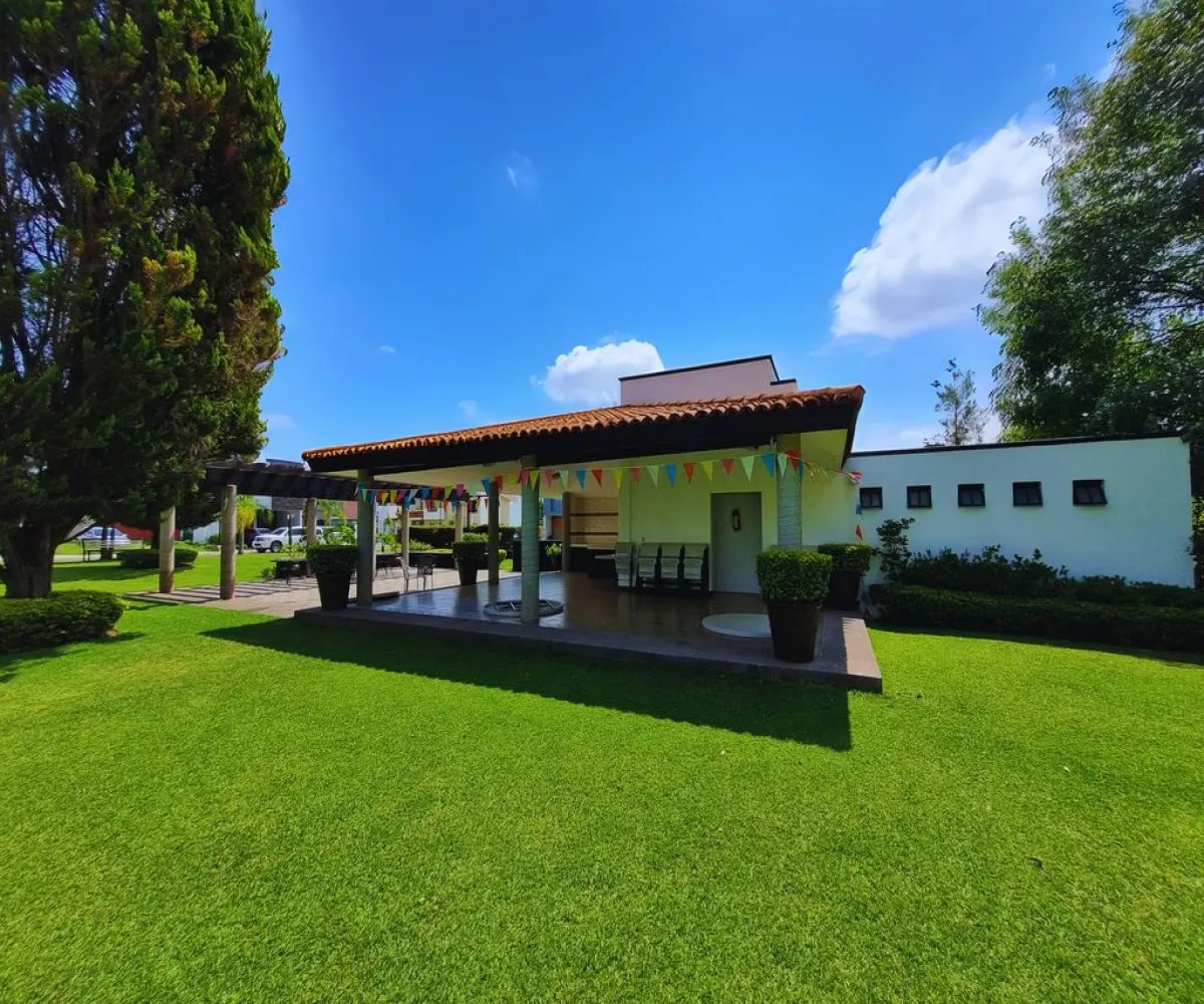 Casa En Venta,Casa fuerte,Avenida Casa Fuerte 126 60, Tlajomulco de Zúñiga, Jalisco 45645, 3 Habitaciones,3 Baños,Avenida Casa Fuerte,2,ppyiM0i