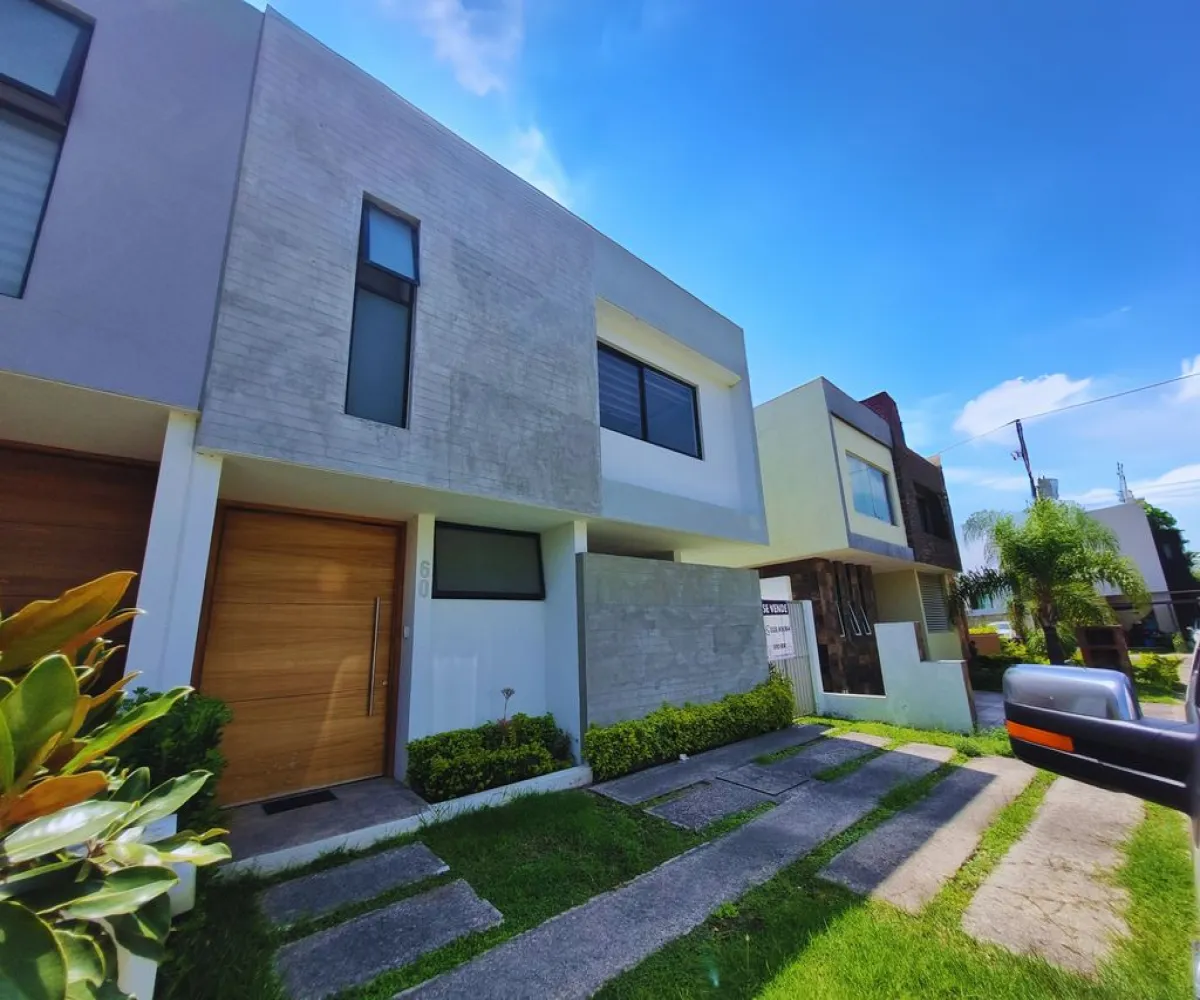 Casa En Venta,Casa fuerte,Avenida Casa Fuerte 126 60, Tlajomulco de Zúñiga, Jalisco 45645, 3 Habitaciones,3 Baños,Avenida Casa Fuerte,2,ppyiM0i