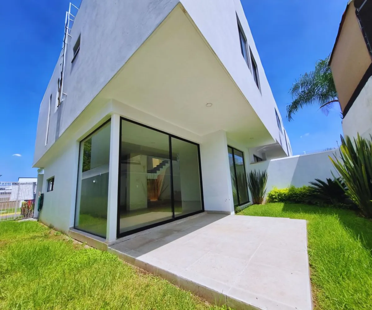 Casa En Venta,Casa fuerte,Avenida Casa Fuerte 126 60, Tlajomulco de Zúñiga, Jalisco 45645, 3 Habitaciones,3 Baños,Avenida Casa Fuerte,2,ppyiM0i