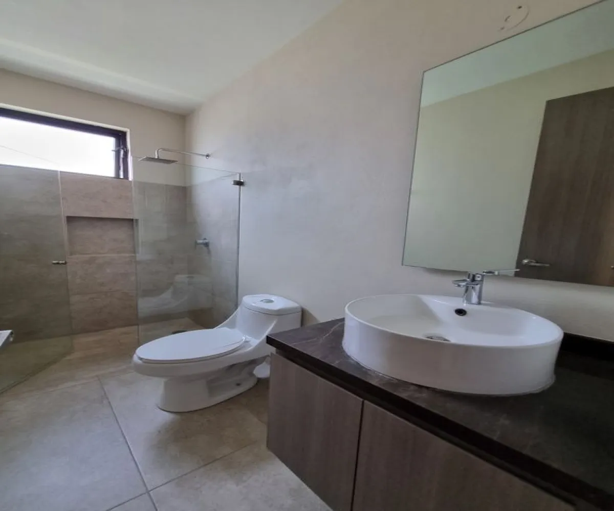 Casa En Venta,Casa fuerte,Avenida Casa Fuerte 126 60, Tlajomulco de Zúñiga, Jalisco 45645, 3 Habitaciones,3 Baños,Avenida Casa Fuerte,2,ppyiM0i