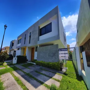 Casa En Venta,Casa fuerte,Avenida Casa Fuerte 126 60, Tlajomulco de Zúñiga, Jalisco 45645, 3 Habitaciones,3 Baños,Avenida Casa Fuerte,2,ppyiM0i