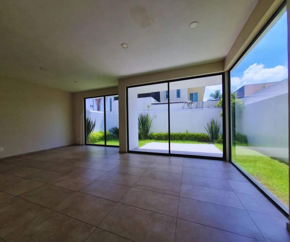 Casa En Venta,Casa fuerte,Avenida Casa Fuerte 126 60, Tlajomulco de Zúñiga, Jalisco 45645, 3 Habitaciones,3 Baños,Avenida Casa Fuerte,2,ppyiM0i