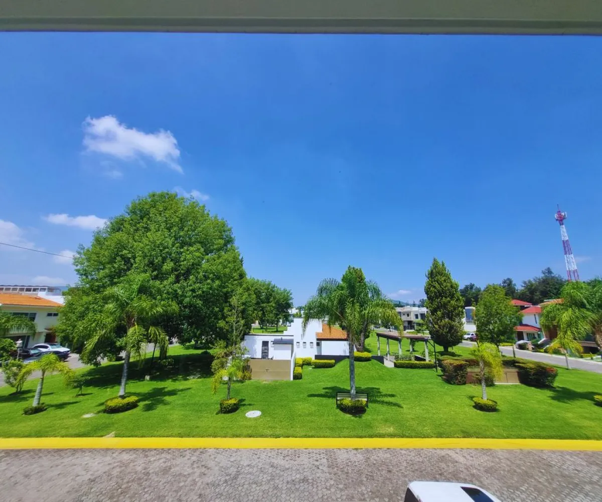 Casa En Venta,Casa fuerte,Avenida Casa Fuerte 126 60, Tlajomulco de Zúñiga, Jalisco 45645, 3 Habitaciones,3 Baños,Avenida Casa Fuerte,2,ppyiM0i