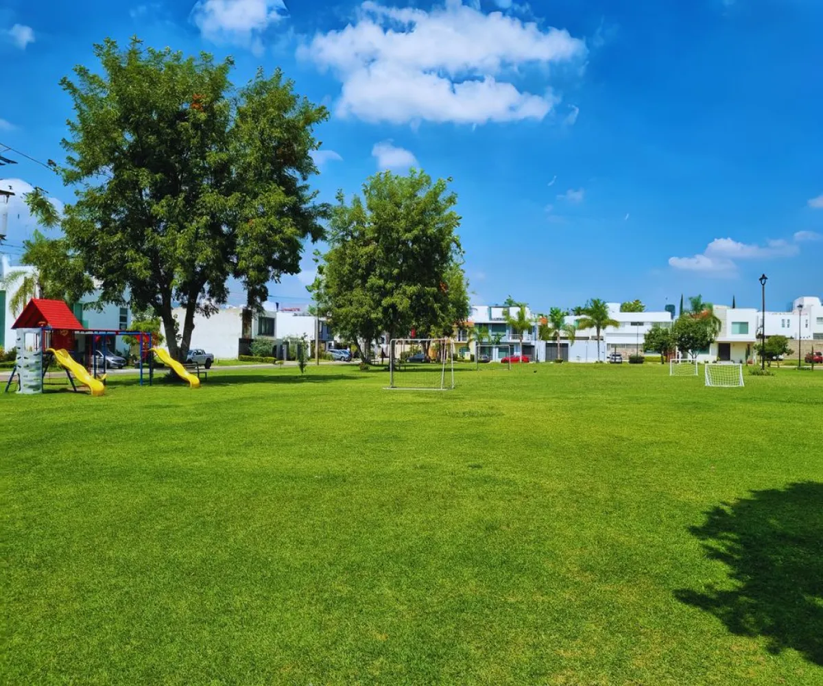 Casa En Venta,Casa fuerte,Avenida Casa Fuerte 126 60, Tlajomulco de Zúñiga, Jalisco 45645, 3 Habitaciones,3 Baños,Avenida Casa Fuerte,2,ppyiM0i