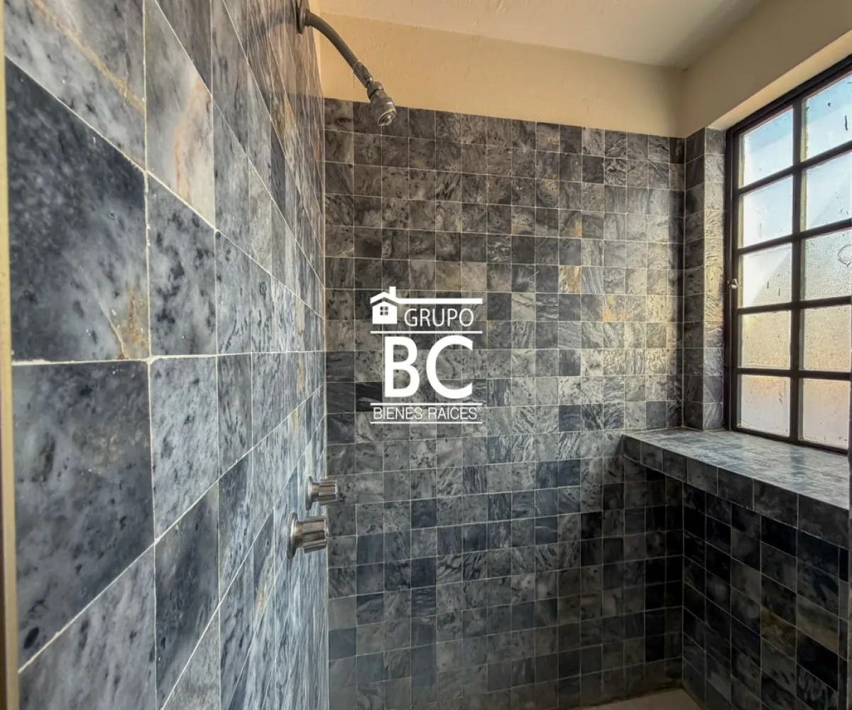 Casa En Venta,La Floresta,Paseo de La Colina 14, Chapala, Jalisco 45920, 5 Habitaciones,6 Baños,Paseo de La Colina,1,psOWKwh