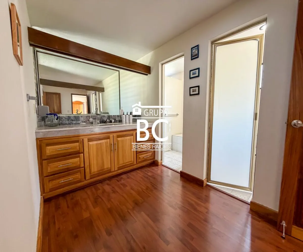 Casa En Venta,La Floresta,Paseo de La Colina 14, Chapala, Jalisco 45920, 5 Habitaciones,6 Baños,Paseo de La Colina,1,psOWKwh