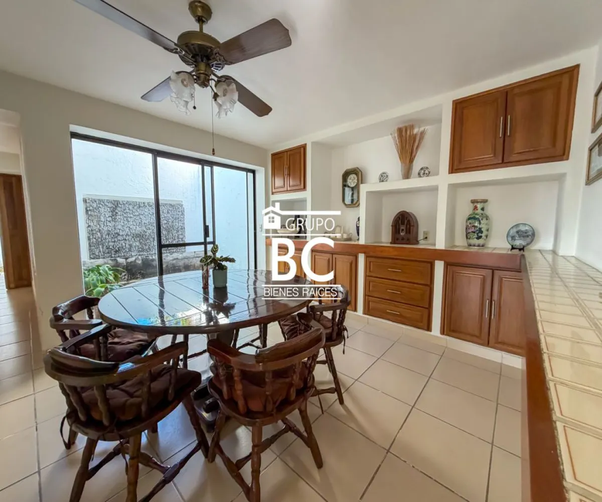 Casa En Venta,La Floresta,Paseo de La Colina 14, Chapala, Jalisco 45920, 5 Habitaciones,6 Baños,Paseo de La Colina,1,psOWKwh