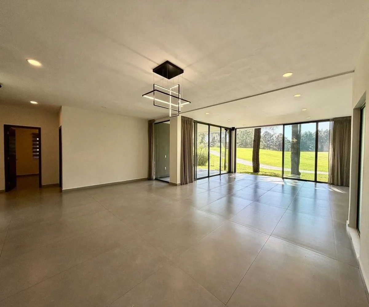 Casa En Venta,El Palomar,Paseo de La Vista Hermosa 209, Tlajomulco de Zúñiga, Jalisco 45643, 5 Habitaciones,5 Baños,Paseo de La Vista Hermosa,2,p0rIUns
