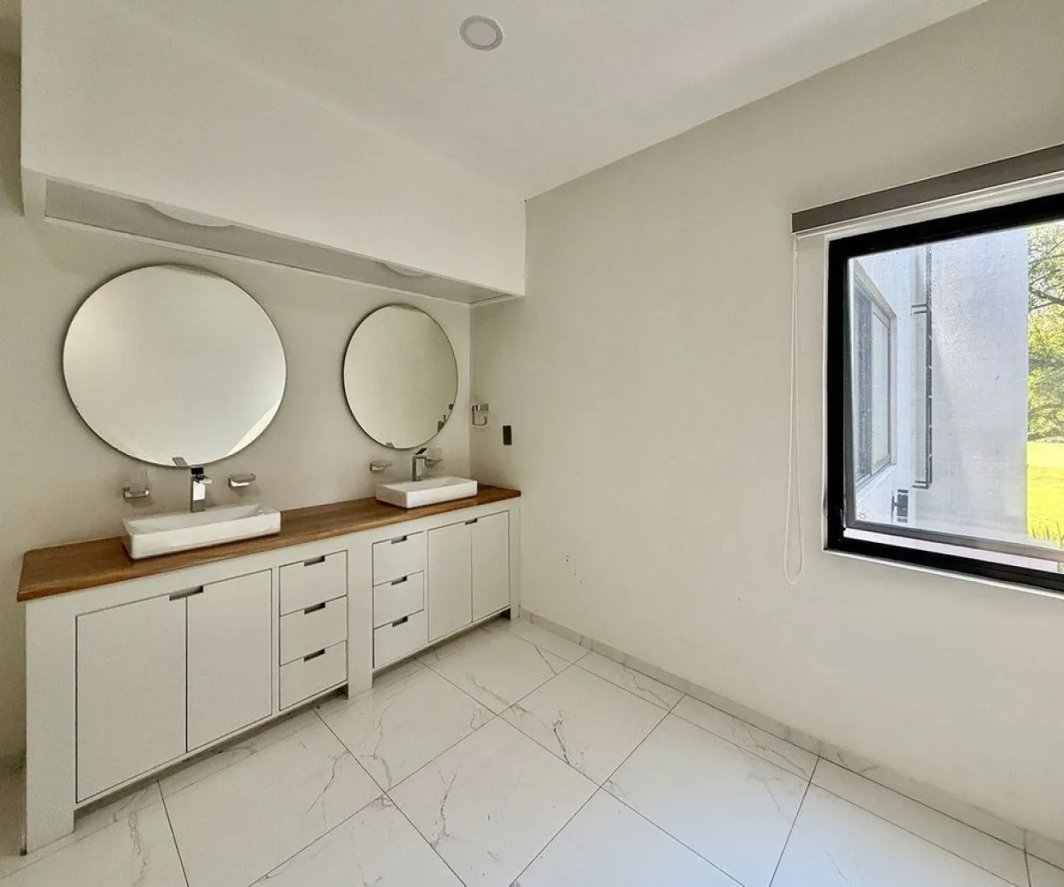 Casa En Venta,El Palomar,Paseo de La Vista Hermosa 209, Tlajomulco de Zúñiga, Jalisco 45643, 5 Habitaciones,5 Baños,Paseo de La Vista Hermosa,2,p0rIUns