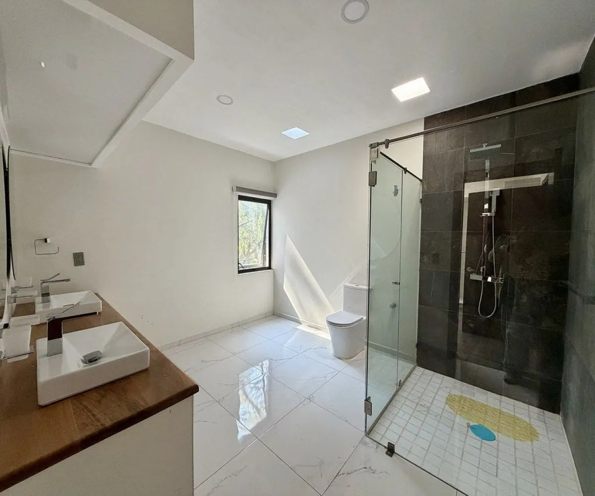 Casa En Venta,El Palomar,Paseo de La Vista Hermosa 209, Tlajomulco de Zúñiga, Jalisco 45643, 5 Habitaciones,5 Baños,Paseo de La Vista Hermosa,2,p0rIUns