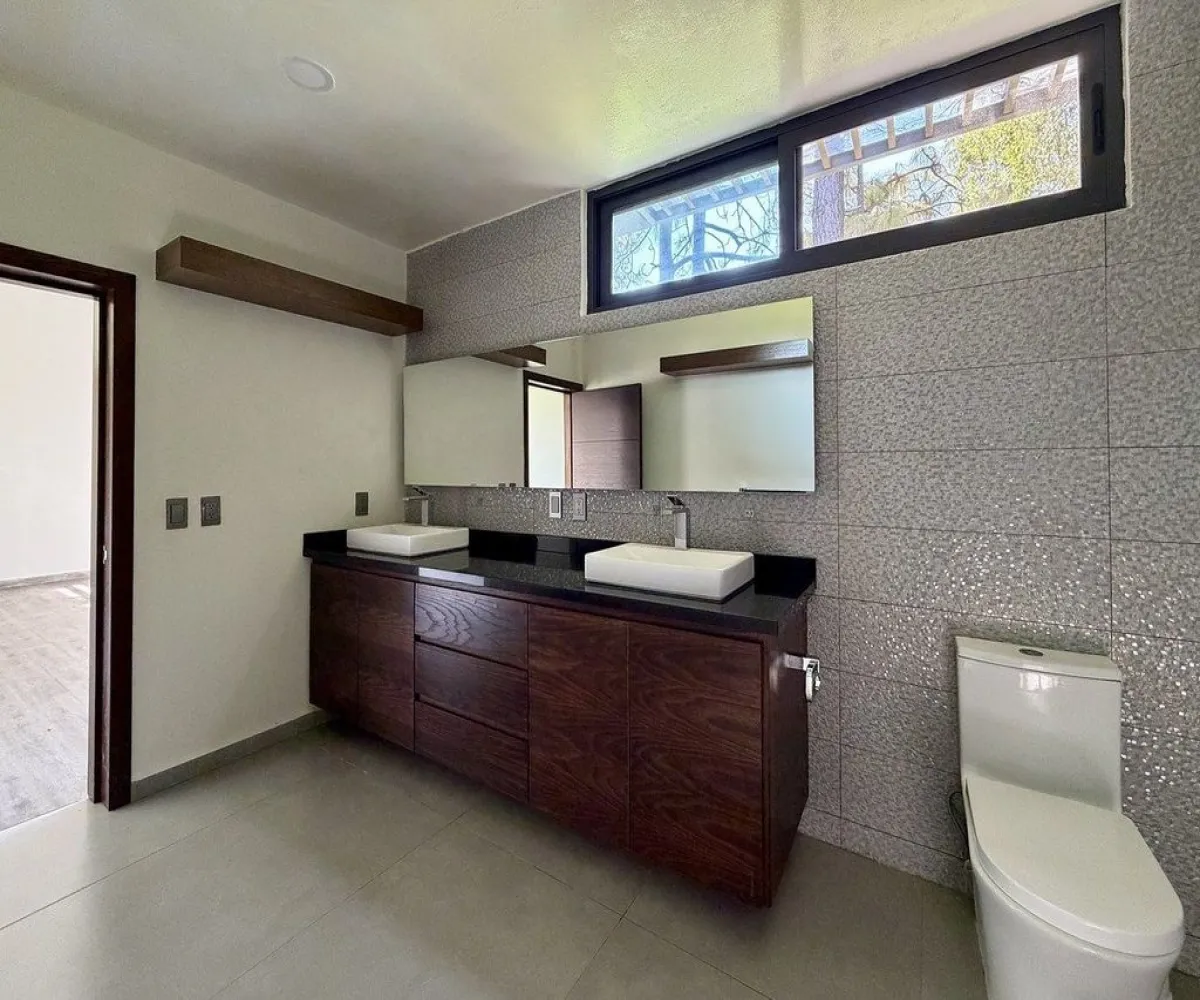 Casa En Venta,El Palomar,Paseo de La Vista Hermosa 209, Tlajomulco de Zúñiga, Jalisco 45643, 5 Habitaciones,5 Baños,Paseo de La Vista Hermosa,2,p0rIUns