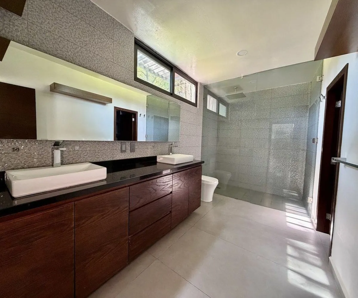 Casa En Venta,El Palomar,Paseo de La Vista Hermosa 209, Tlajomulco de Zúñiga, Jalisco 45643, 5 Habitaciones,5 Baños,Paseo de La Vista Hermosa,2,p0rIUns