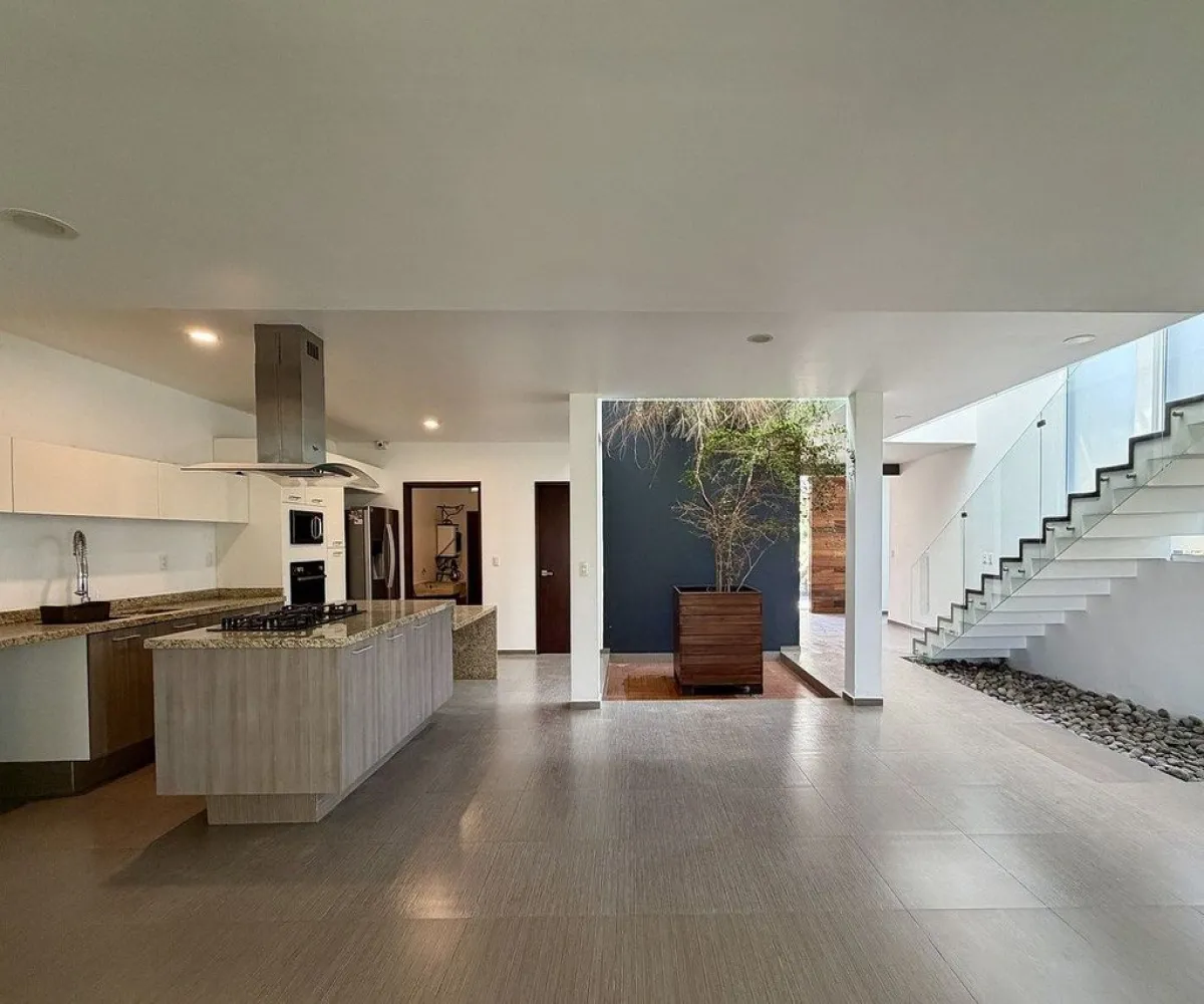 Casa En Venta,El Cielo Coutry Club,Retorno del Roble Oriente 308, Tlajomulco de Zúñiga, Jalisco 45237, 3 Habitaciones,3 Baños,Retorno del Roble Oriente,2,pLaCnWR