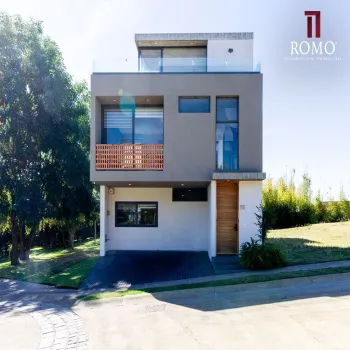 Casa En Venta,La Periquera,privada escorial S/N 95, Zapopan, Jalisco 45134, 3 Habitaciones,3 Baños,privada escorial,1,pxgV6xB