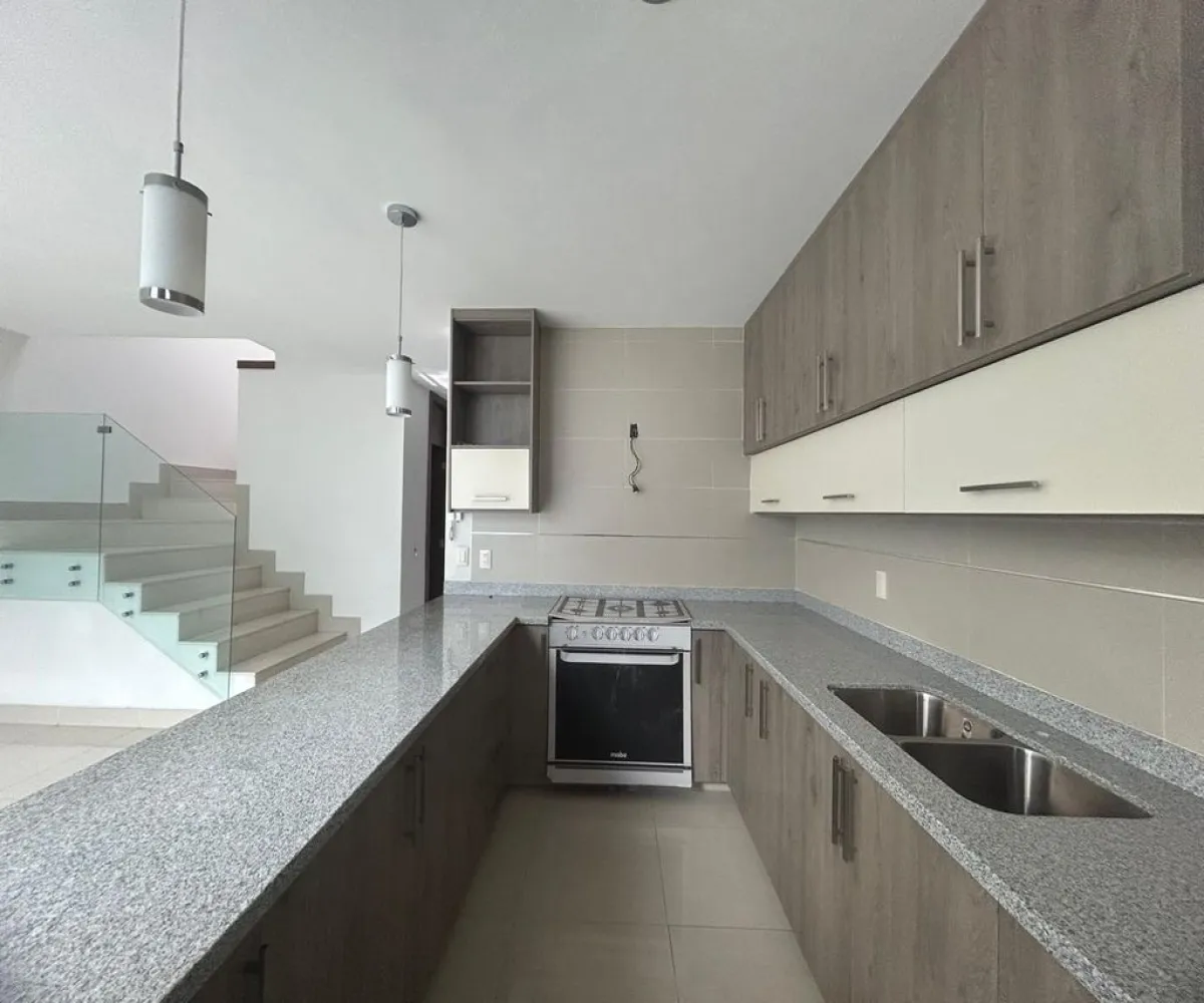 Casa En Renta,Jardines de Los Arcos,Calle Cuautitlán 534, Guadalajara, Jalisco 44500, 3 Habitaciones,2 Baños,Calle Cuautitlán,1,pRHuh1f