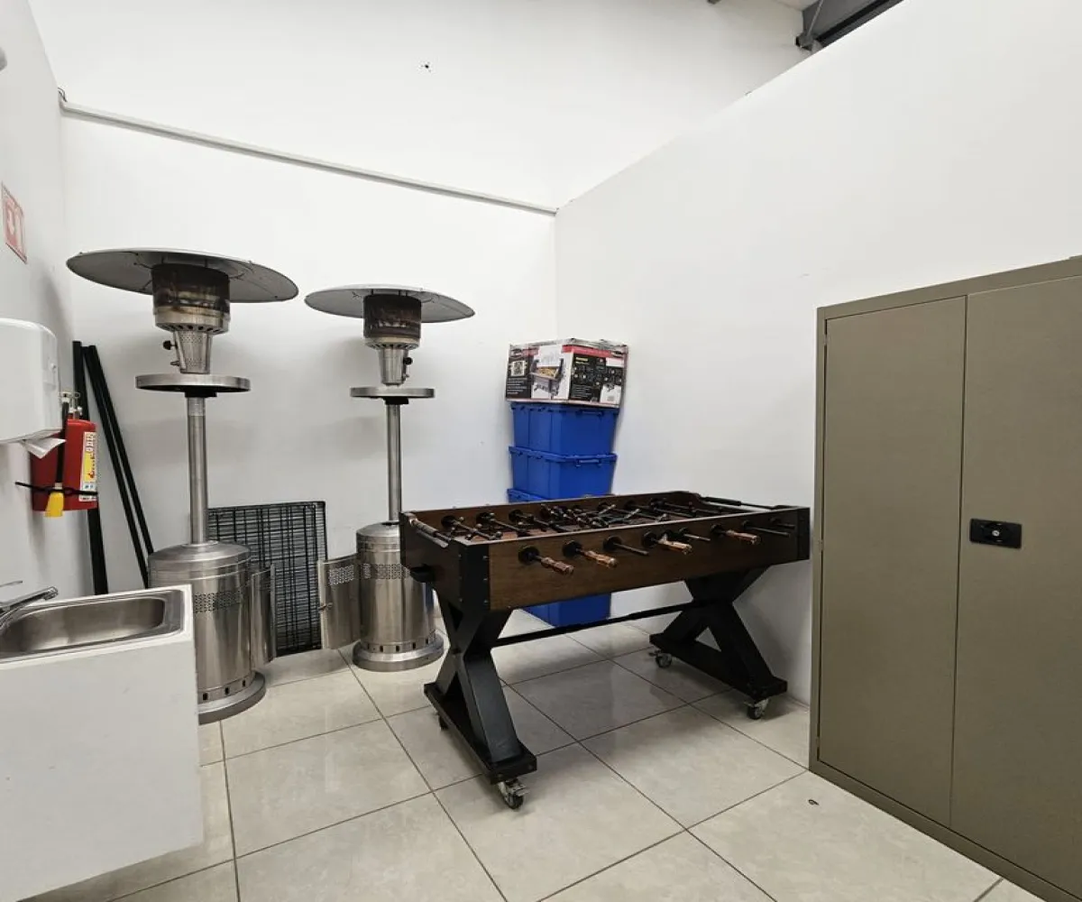 Bodega En Renta,El Mante,Emiliano Zapata 243, Zapopan, Jalisco 45235,3 Baños,Emiliano Zapata,1,pNB6KZh