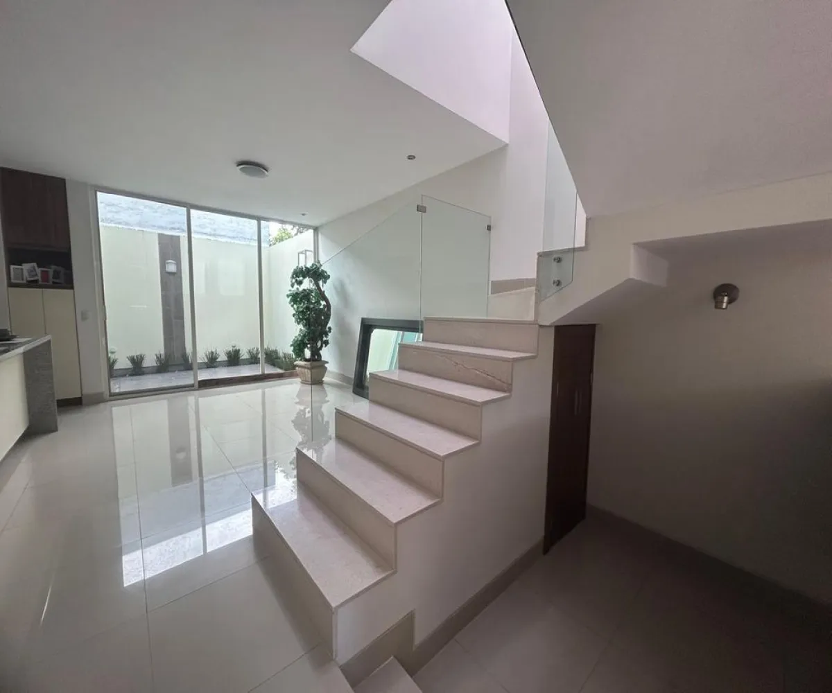 Casa En Renta,Jardines de Los Arcos,Calle Cuautitlán 526, Guadalajara, Jalisco 44500, 3 Habitaciones,3 Baños,Calle Cuautitlán,1,p37zfTf