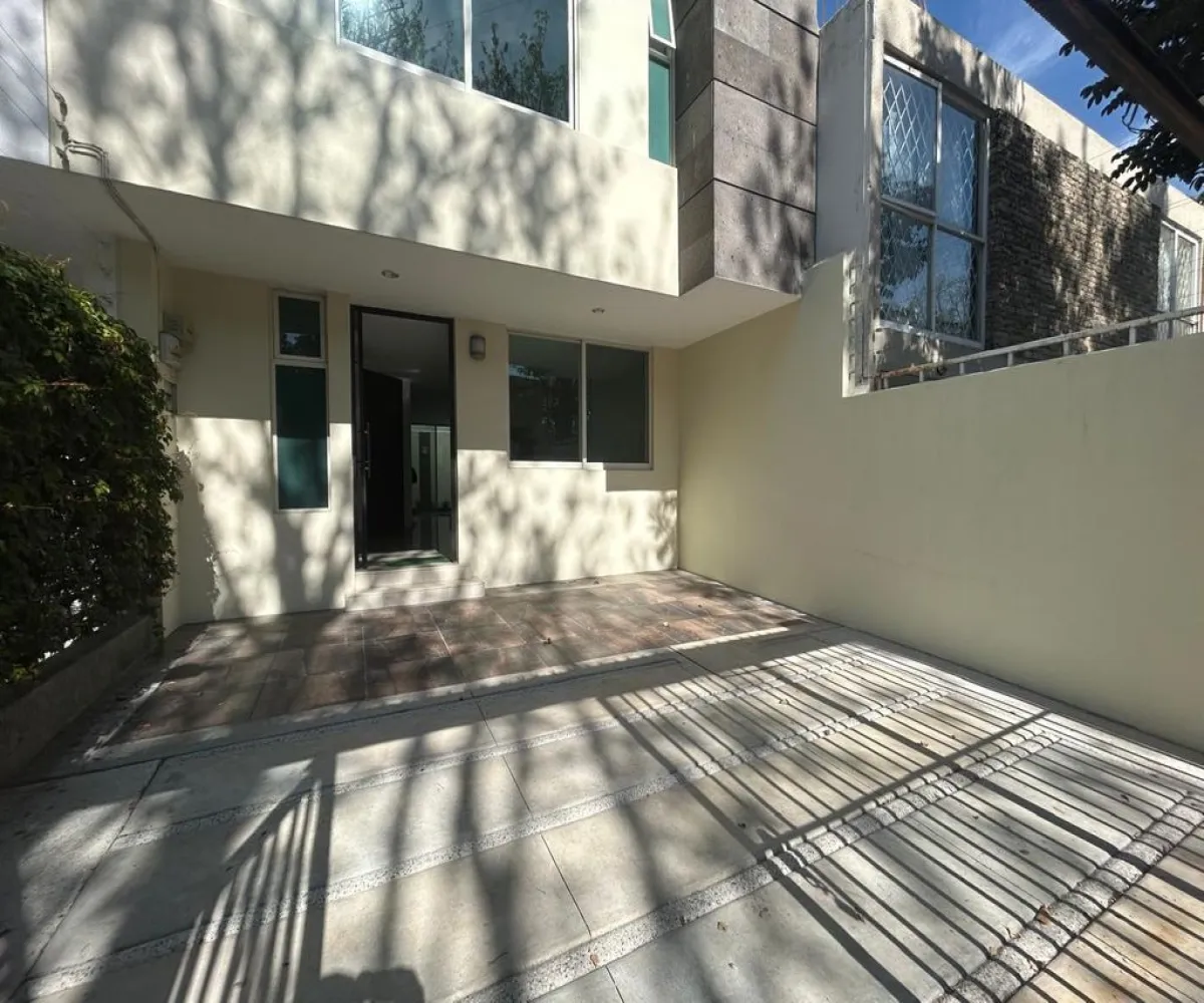 Casa En Renta,Jardines de Los Arcos,Calle Cuautitlán 526, Guadalajara, Jalisco 44500, 3 Habitaciones,3 Baños,Calle Cuautitlán,1,p37zfTf