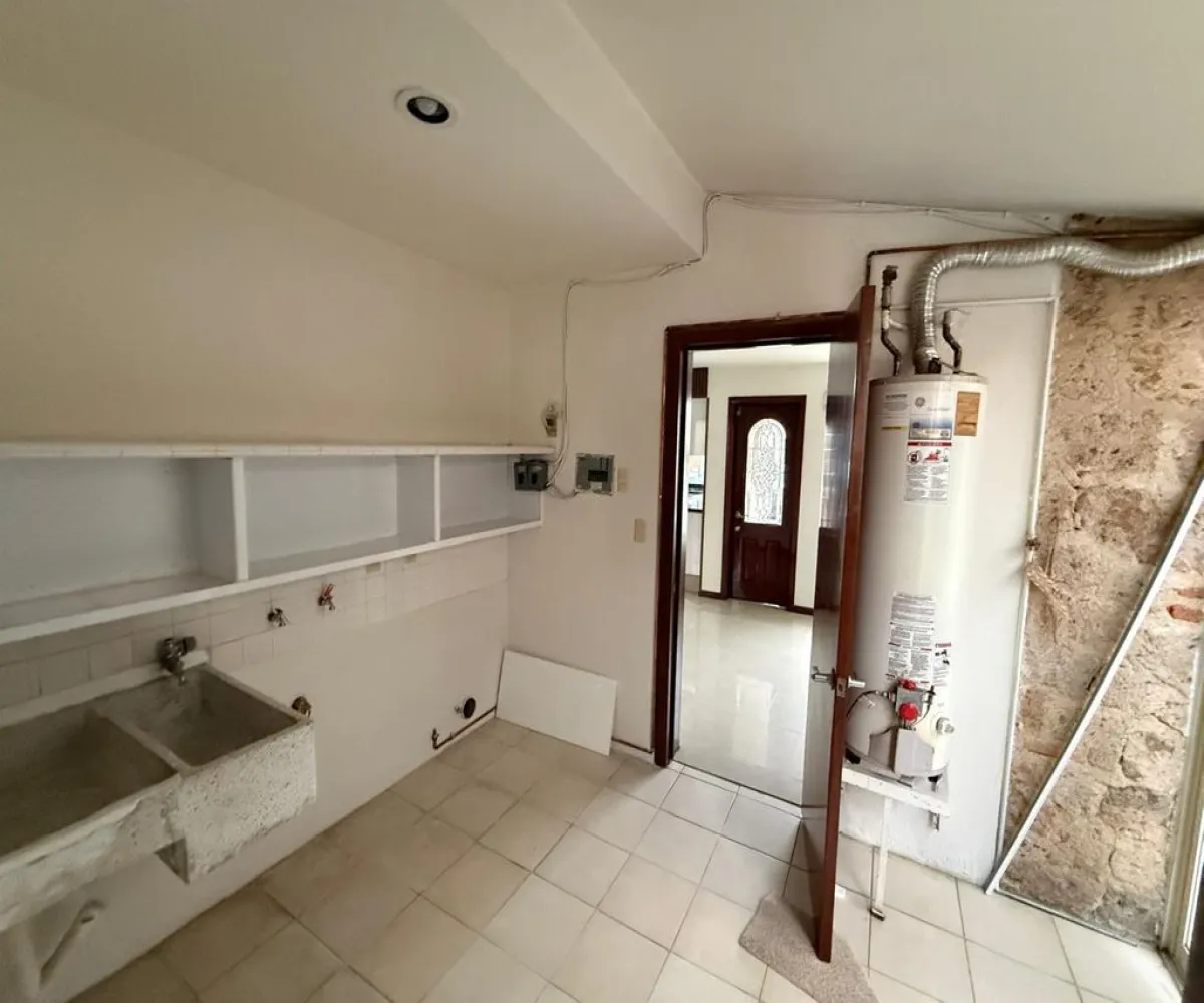 Casa En Renta,Puerta de Hierro,Sendero de los Encinos L-14 39, Zapopan, Jalisco 45116, 3 Habitaciones,3 Baños,Sendero de los Encinos ,2,pERrGMP