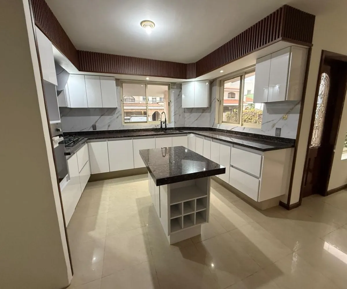 Casa En Renta,Puerta de Hierro,Sendero de los Encinos L-14 39, Zapopan, Jalisco 45116, 3 Habitaciones,3 Baños,Sendero de los Encinos ,2,pERrGMP