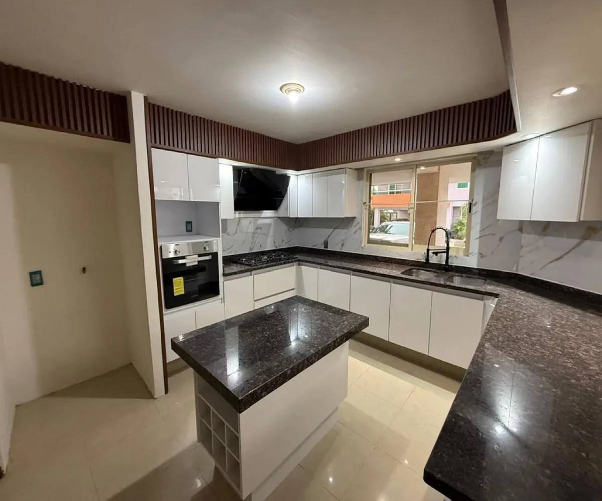 Casa En Renta,Puerta de Hierro,Sendero de los Encinos L-14 39, Zapopan, Jalisco 45116, 3 Habitaciones,3 Baños,Sendero de los Encinos ,2,pERrGMP