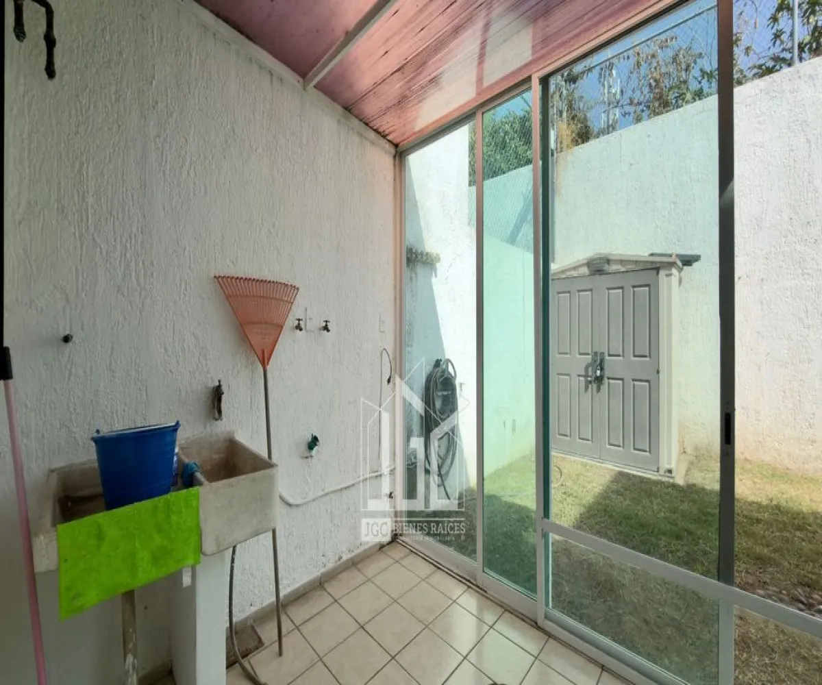 Casa En Venta,Hacienda del Oro,Avenida Camino Real a Colima 2980 6, Tlajomulco de Zúñiga, Jalisco 45645, 3 Habitaciones,2 Baños,Avenida Camino Real a Colima,2,pQ1EhxT