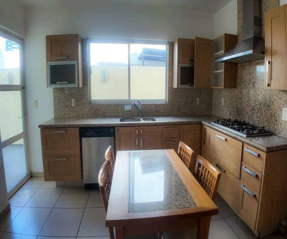 Casa En Venta,Fracc Puertas Del Tule,Avenida del Ahuehuete S/N, Zapopan, Jalisco 45017, 4 Habitaciones,4 Baños,Avenida del Ahuehuete,2,pSuFIND