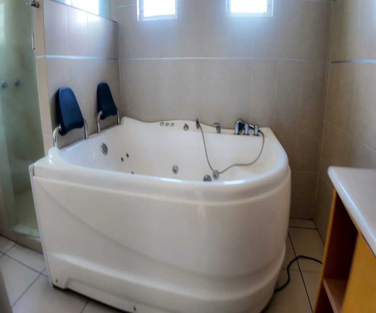 Casa En Venta,Fracc Puertas Del Tule,Avenida del Ahuehuete S/N, Zapopan, Jalisco 45017, 4 Habitaciones,4 Baños,Avenida del Ahuehuete,2,pSuFIND