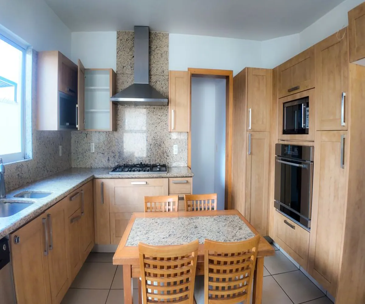 Casa En Venta,Fracc Puertas Del Tule,Avenida del Ahuehuete S/N, Zapopan, Jalisco 45017, 4 Habitaciones,4 Baños,Avenida del Ahuehuete,2,pSuFIND