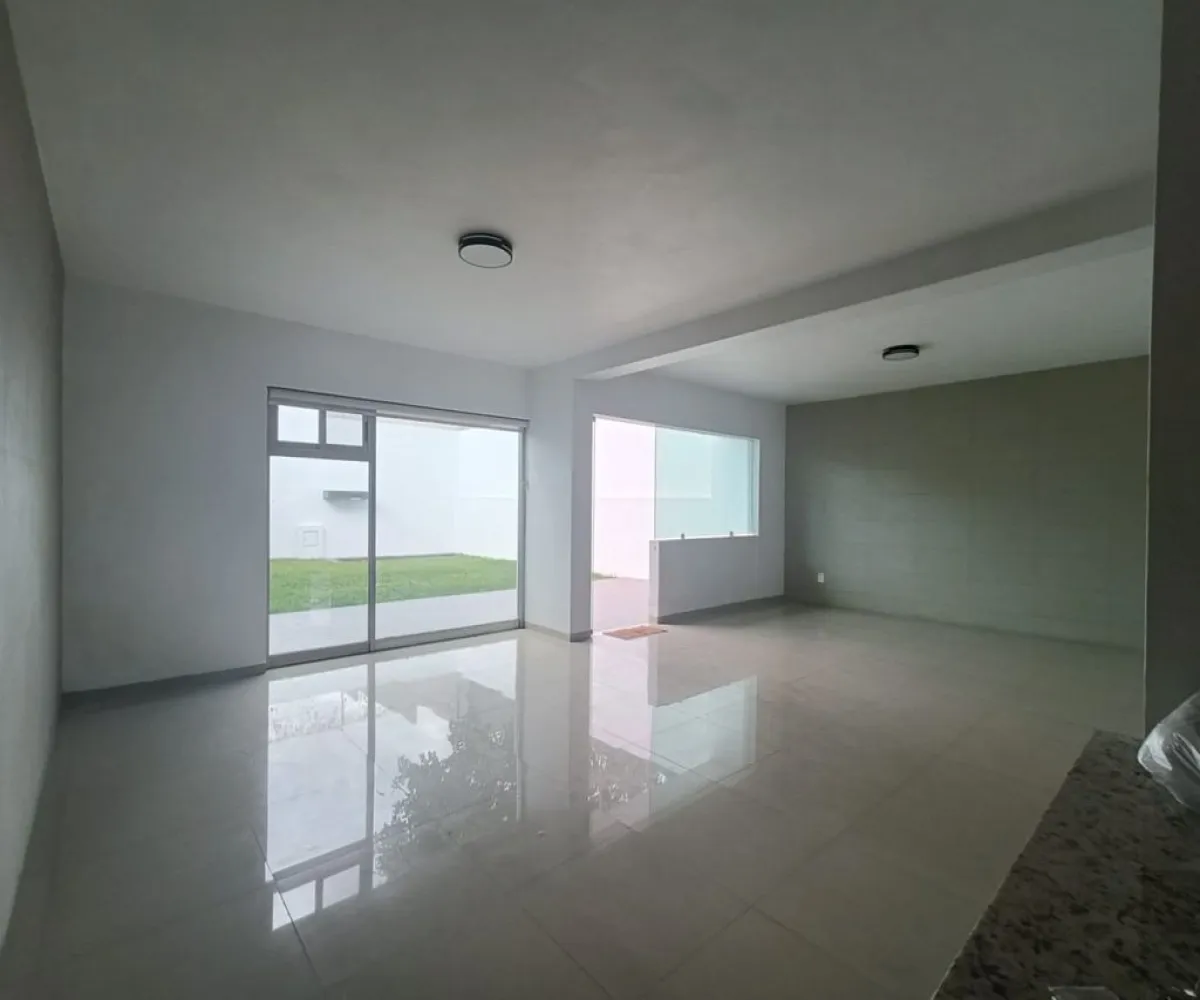 Casa En Venta,Jardines de Guadalupe,Calle Santo Tomás de Aquino 4840, Zapopan, Jalisco 45038, 4 Habitaciones,4 Baños,Calle Santo Tomás de Aquino,1,pAaye5i