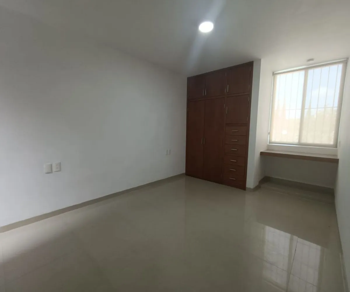 Casa En Venta,Jardines de Guadalupe,Calle Santo Tomás de Aquino 4840, Zapopan, Jalisco 45038, 4 Habitaciones,4 Baños,Calle Santo Tomás de Aquino,1,pAaye5i