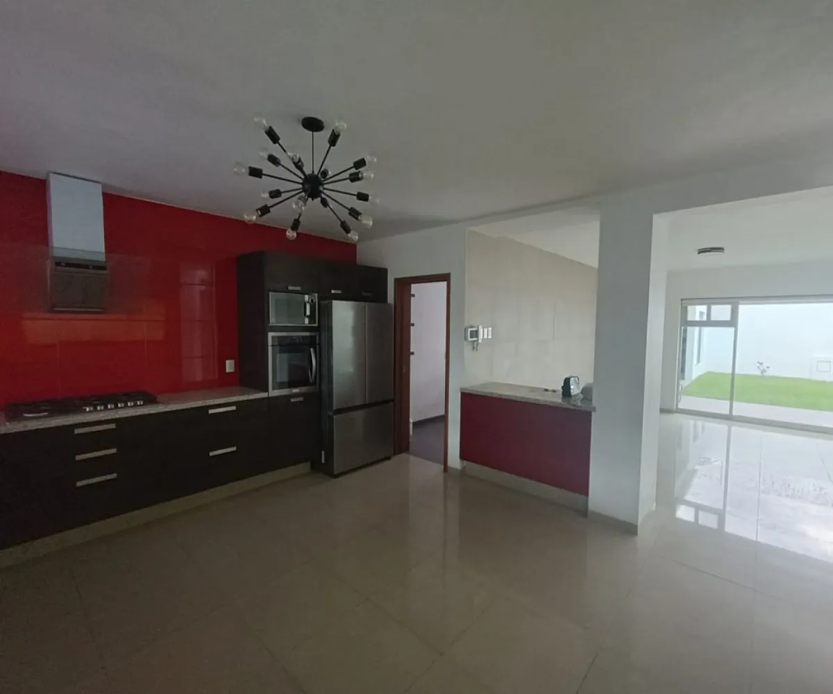 Casa En Venta,Jardines de Guadalupe,Calle Santo Tomás de Aquino 4840, Zapopan, Jalisco 45038, 4 Habitaciones,4 Baños,Calle Santo Tomás de Aquino,1,pAaye5i