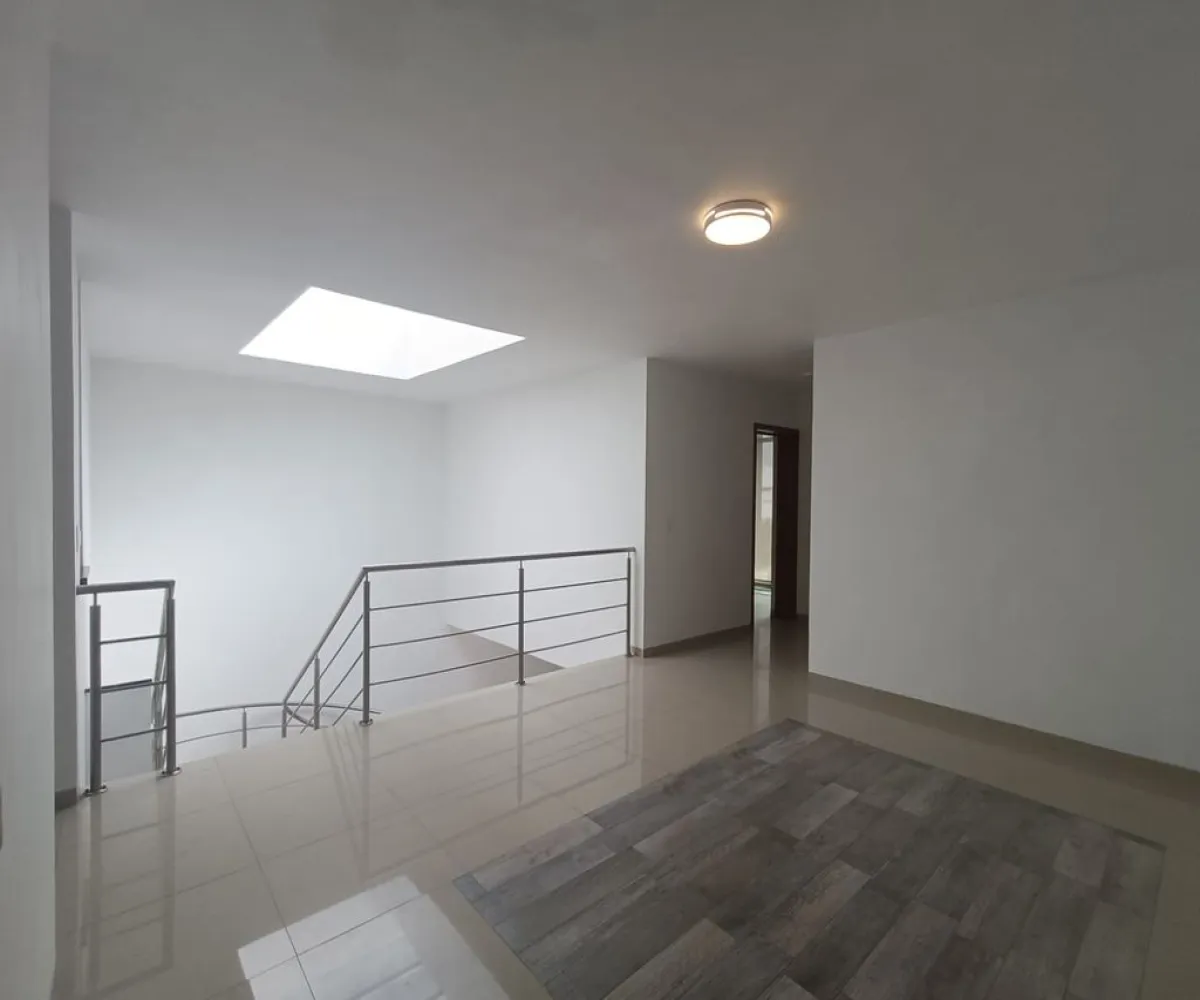 Casa En Venta,Jardines de Guadalupe,Calle Santo Tomás de Aquino 4840, Zapopan, Jalisco 45038, 4 Habitaciones,4 Baños,Calle Santo Tomás de Aquino,1,pAaye5i