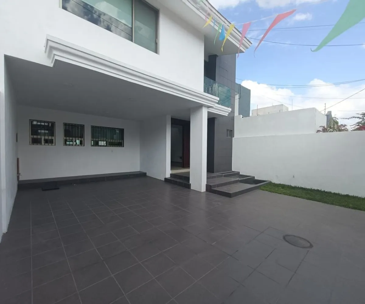 Casa En Venta,Jardines de Guadalupe,Calle Santo Tomás de Aquino 4840, Zapopan, Jalisco 45038, 4 Habitaciones,4 Baños,Calle Santo Tomás de Aquino,1,pAaye5i