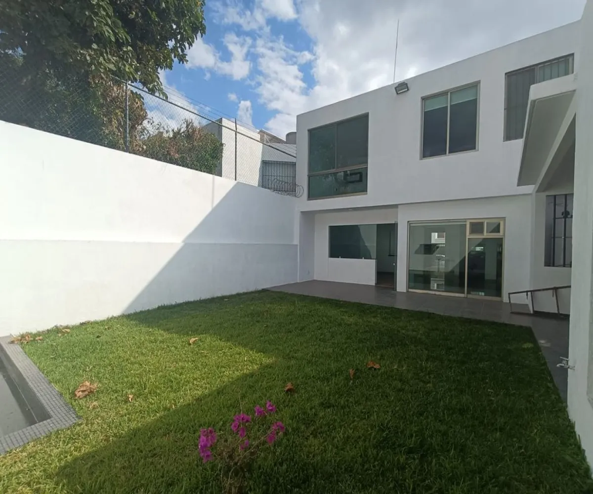 Casa En Venta,Jardines de Guadalupe,Calle Santo Tomás de Aquino 4840, Zapopan, Jalisco 45038, 4 Habitaciones,4 Baños,Calle Santo Tomás de Aquino,1,pAaye5i