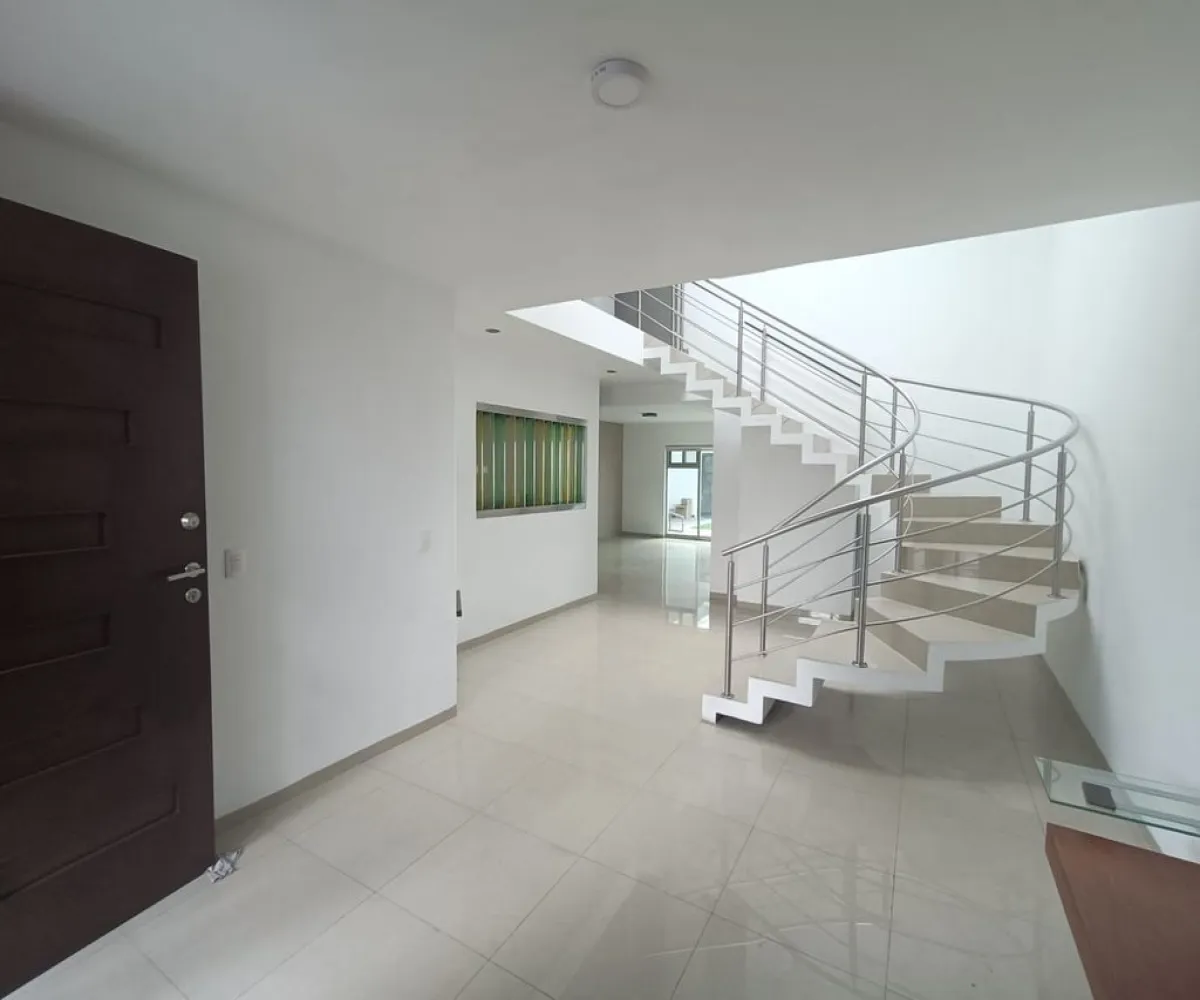 Casa En Venta,Jardines de Guadalupe,Calle Santo Tomás de Aquino 4840, Zapopan, Jalisco 45038, 4 Habitaciones,4 Baños,Calle Santo Tomás de Aquino,1,pAaye5i