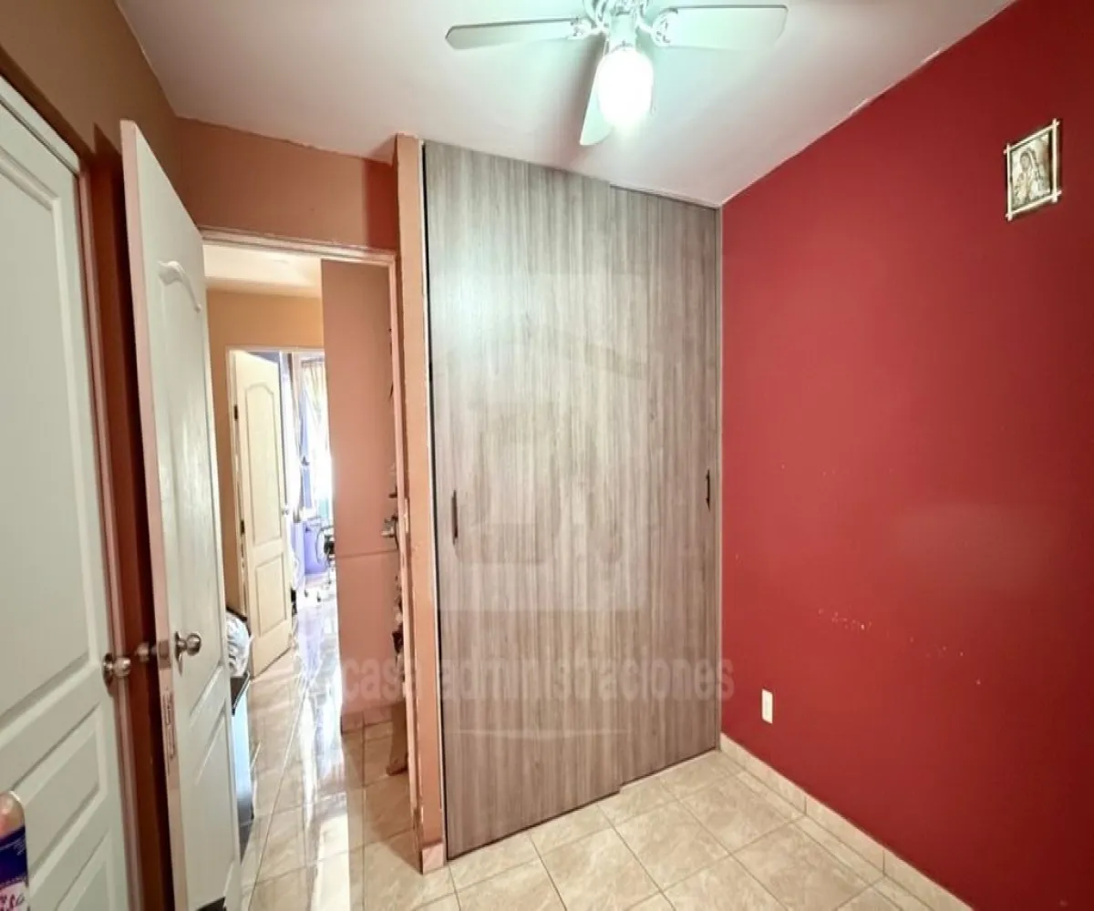 Casa En Venta,Tlaquepaque,Juan Álvarez 10 46, San Pedro Tlaquepaque, Jalisco 45610, 4 Habitaciones,2 Baños,Juan Álvarez,3,pbD6td9