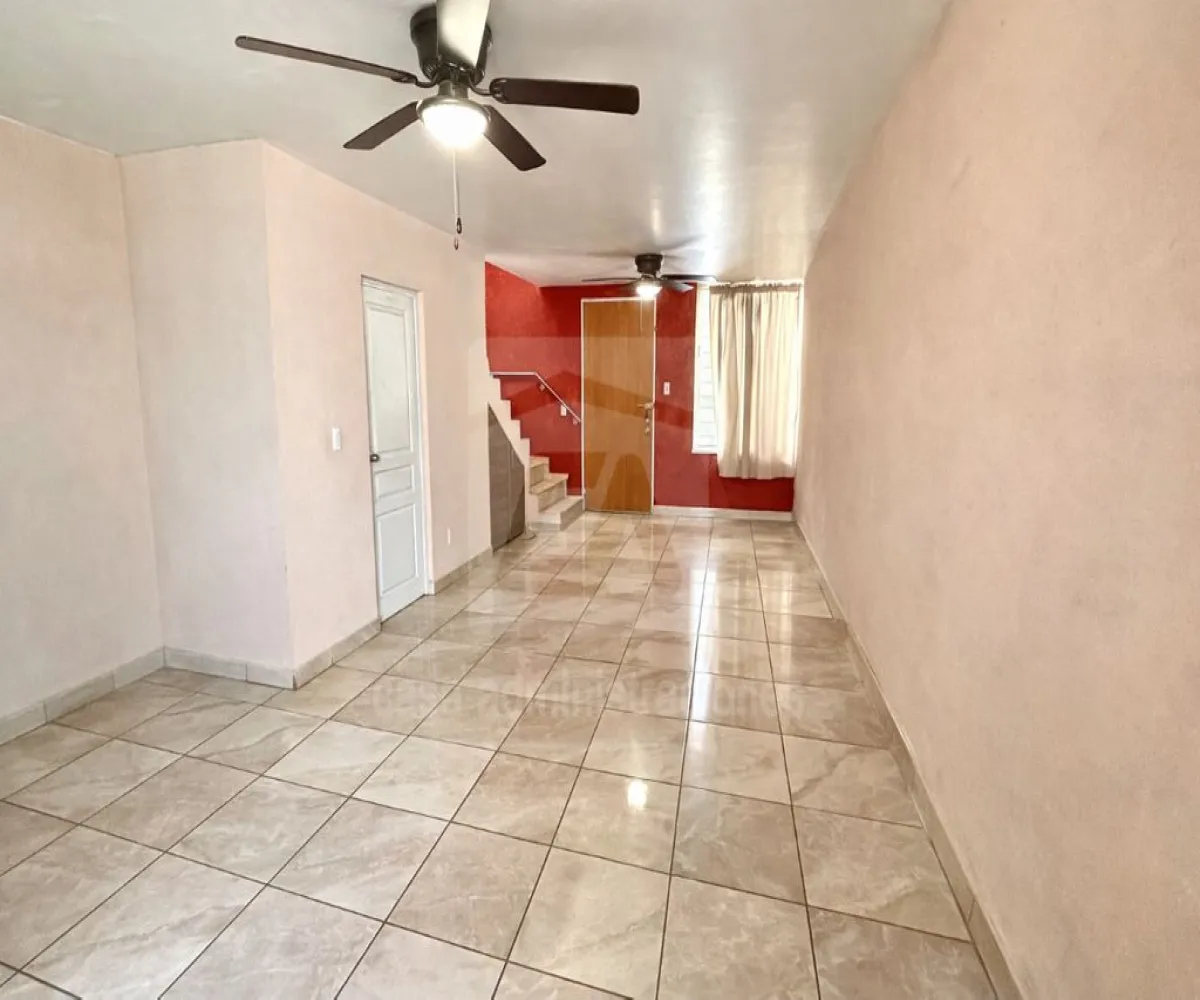 Casa En Venta,Tlaquepaque,Juan Álvarez 10 46, San Pedro Tlaquepaque, Jalisco 45610, 4 Habitaciones,2 Baños,Juan Álvarez,3,pbD6td9