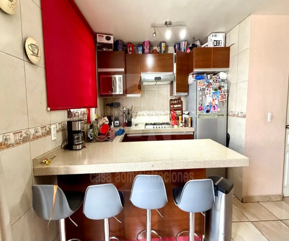 Casa En Venta,Tlaquepaque,Juan Álvarez 10 46, San Pedro Tlaquepaque, Jalisco 45610, 4 Habitaciones,2 Baños,Juan Álvarez,3,pbD6td9