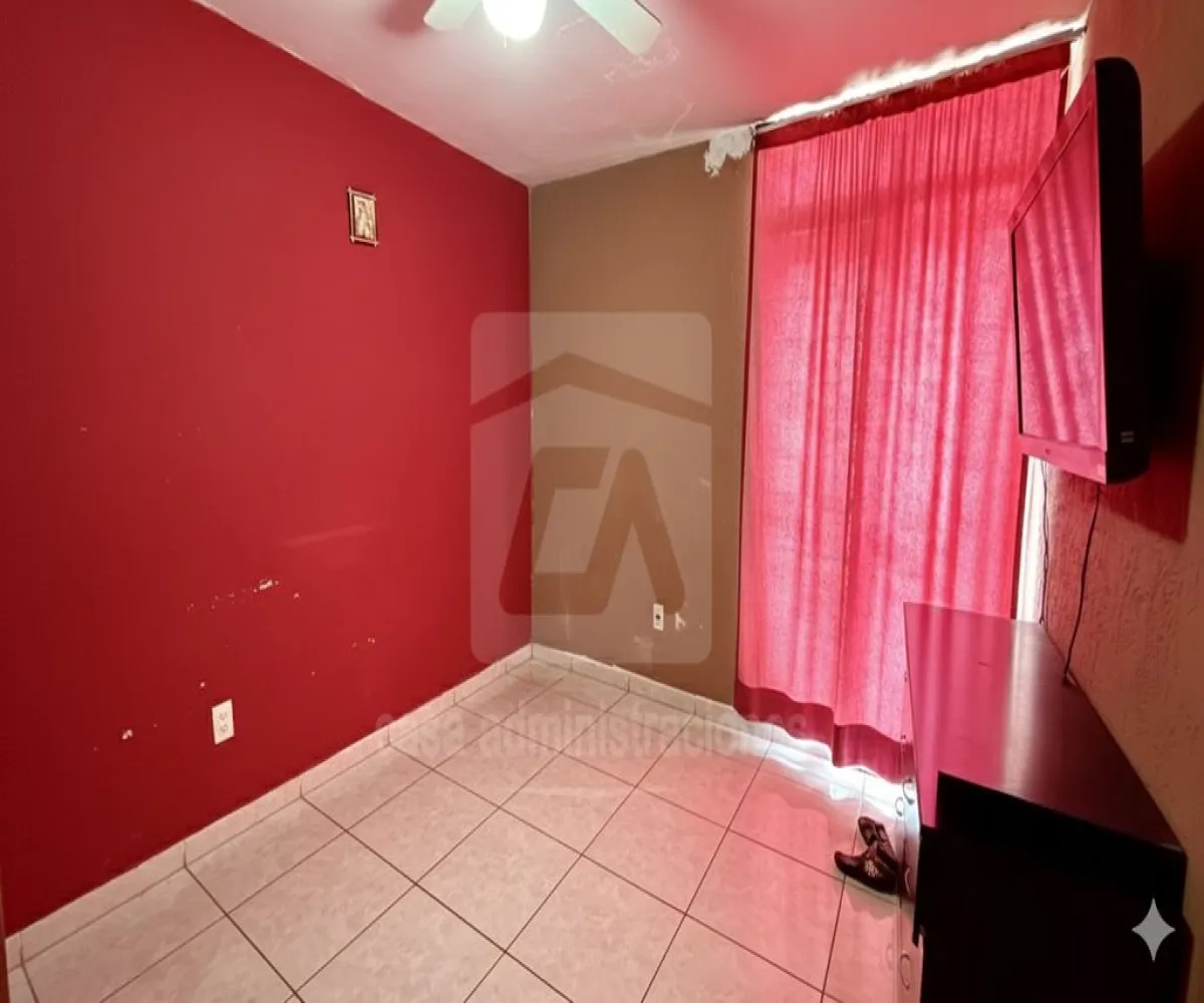 Casa En Venta,Tlaquepaque,Juan Álvarez 10 46, San Pedro Tlaquepaque, Jalisco 45610, 4 Habitaciones,2 Baños,Juan Álvarez,3,pbD6td9