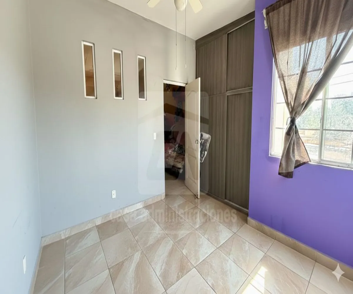 Casa En Venta,Tlaquepaque,Juan Álvarez 10 46, San Pedro Tlaquepaque, Jalisco 45610, 4 Habitaciones,2 Baños,Juan Álvarez,3,pbD6td9