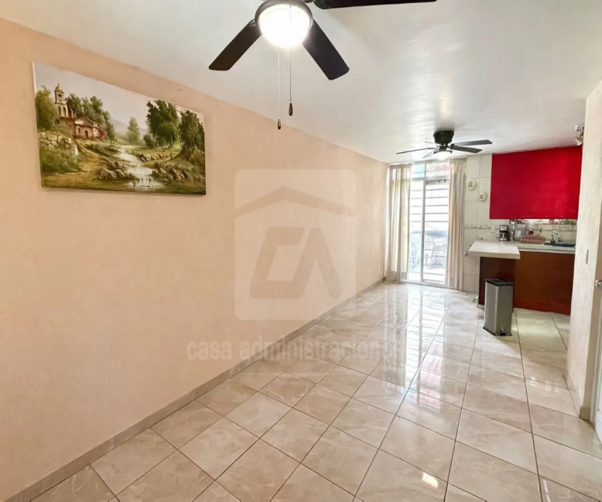 Casa En Venta,Tlaquepaque,Juan Álvarez 10 46, San Pedro Tlaquepaque, Jalisco 45610, 4 Habitaciones,2 Baños,Juan Álvarez,3,pbD6td9