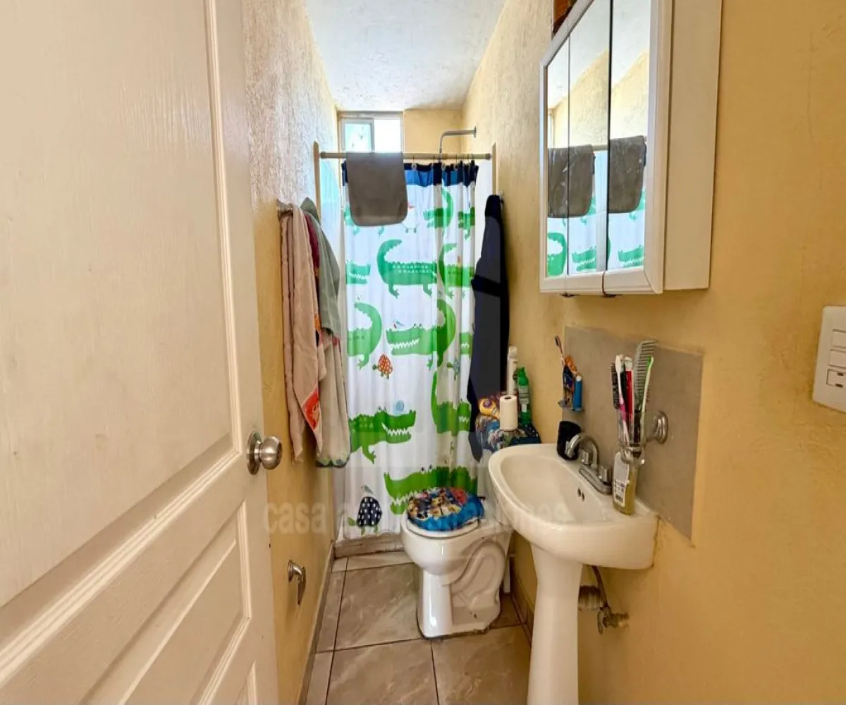 Casa En Venta,Tlaquepaque,Juan Álvarez 10 46, San Pedro Tlaquepaque, Jalisco 45610, 4 Habitaciones,2 Baños,Juan Álvarez,3,pbD6td9