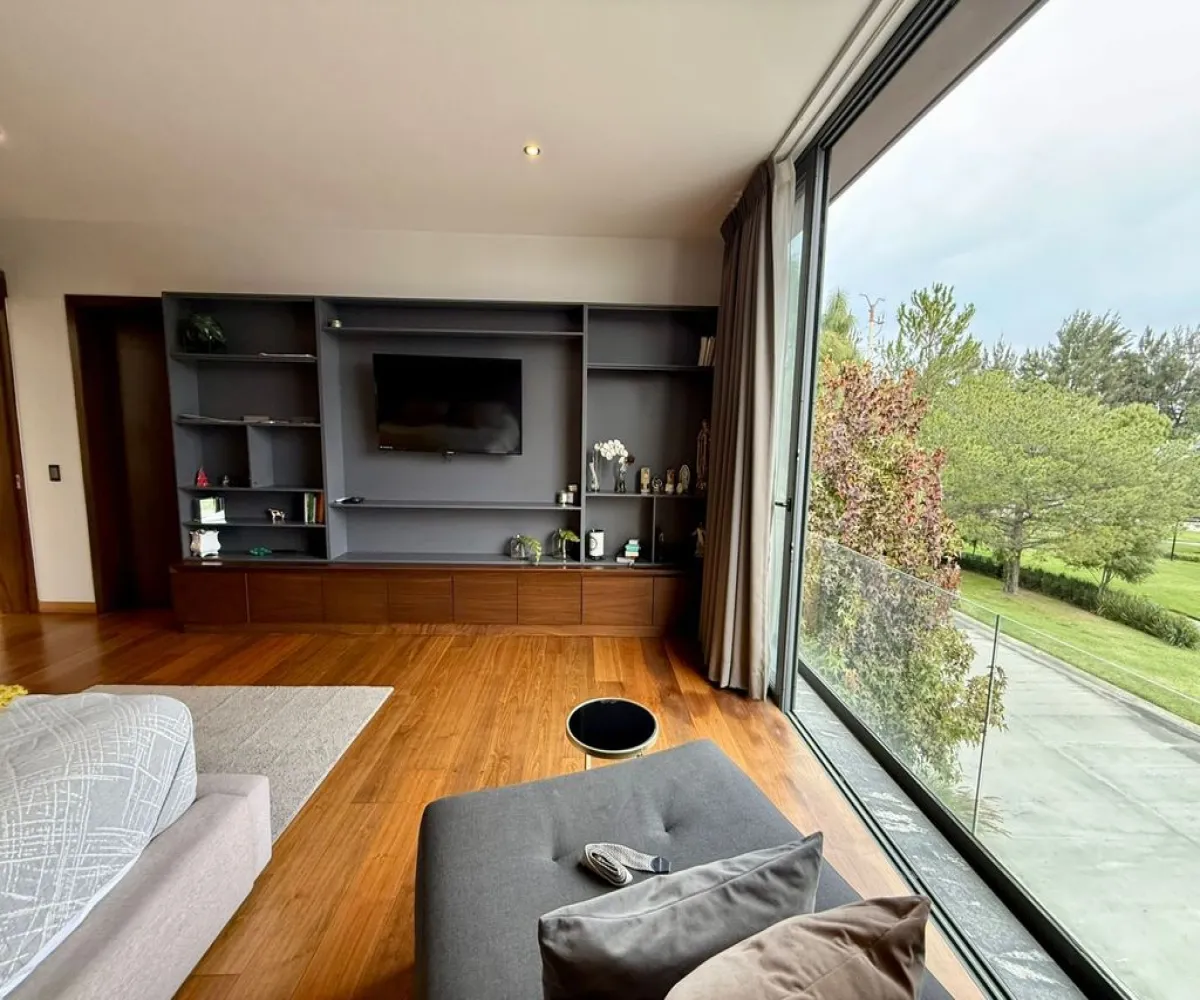 Casa En Venta,San Juan de Ocotán,Avenida Vallarta Eje Poniente 2701, Zapopan, Jalisco 45019, 3 Habitaciones,5 Baños,Avenida Vallarta Eje Poniente,3,pnMtMiN