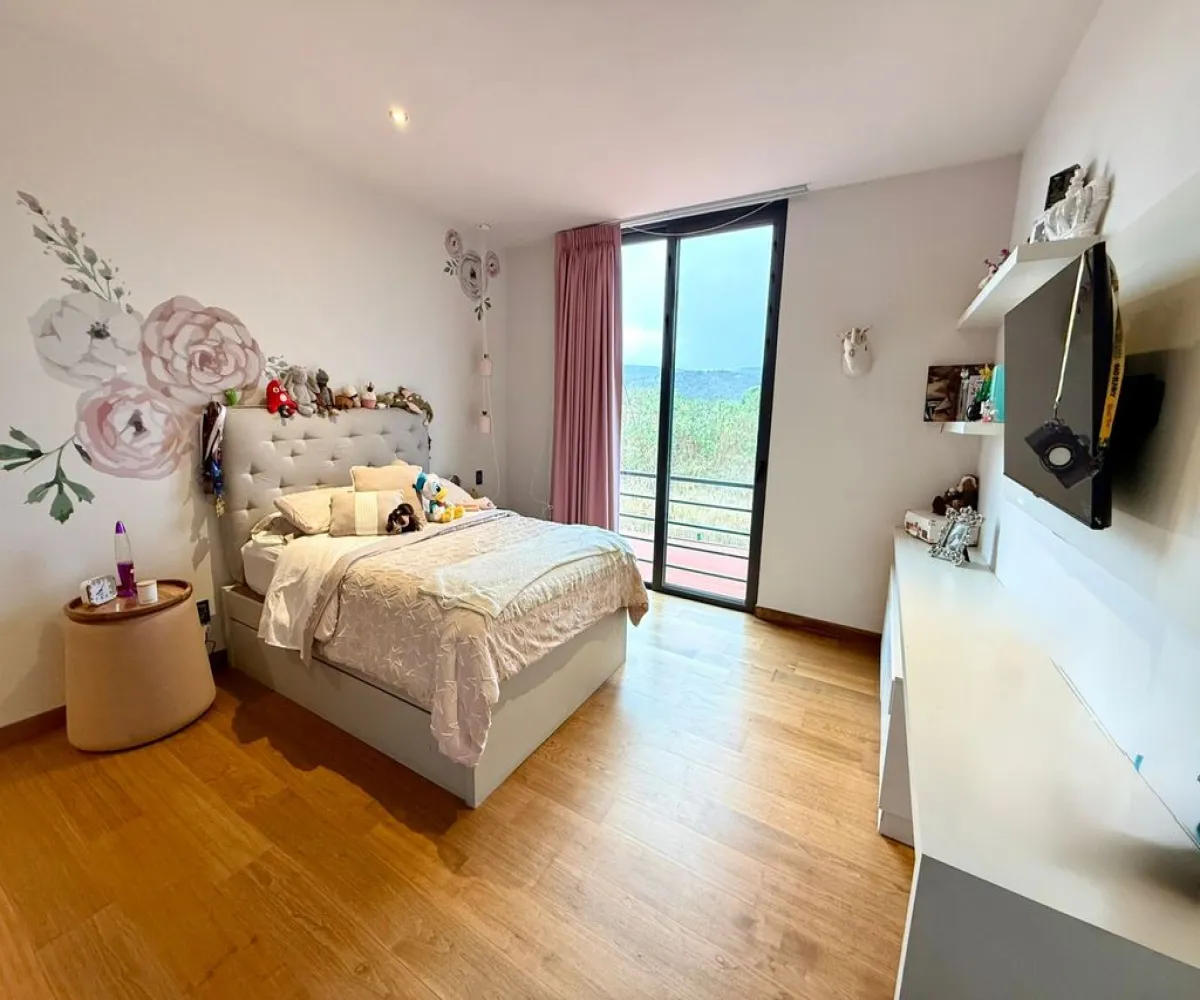 Casa En Venta,San Juan de Ocotán,Avenida Vallarta Eje Poniente 2701, Zapopan, Jalisco 45019, 3 Habitaciones,5 Baños,Avenida Vallarta Eje Poniente,3,pnMtMiN