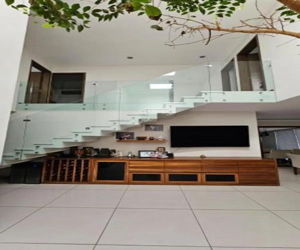 Casa En Venta,Valle Real,Avenida Paseo La Toscana 888, Zapopan, Jalisco 45019, 5 Habitaciones,4 Baños,Avenida Paseo La Toscana,1,pBHt6tf